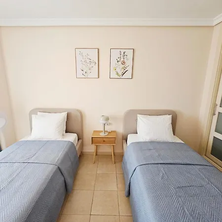 Summer Breeze Puerto de Santiago (Tenerife)